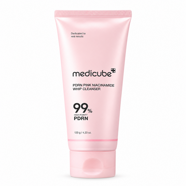 Medicube PDRN Pink Niacinamide Whip Cleanser 120 g em fundo branco